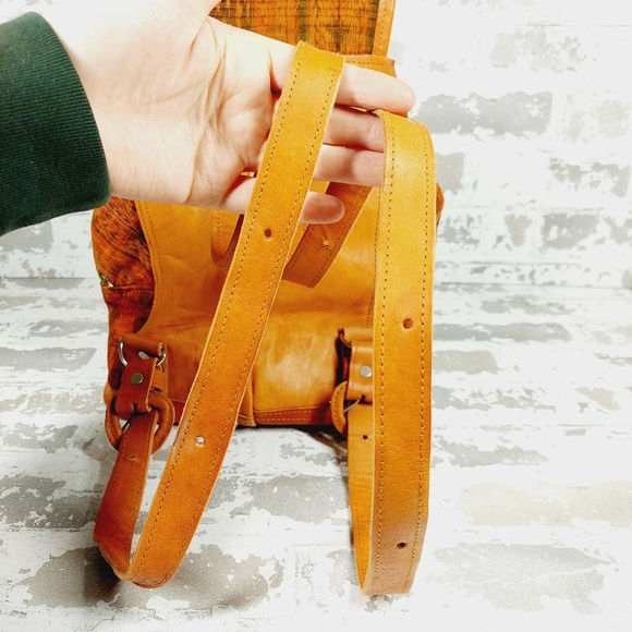 Boutique Floral Tapestry Embroidery Drawstring Backpack Leather Accents 1088 - Picture 6 of 11